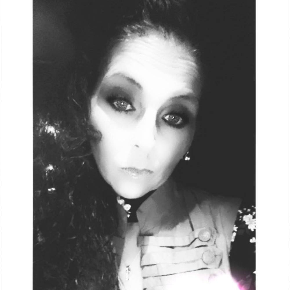 Meet your Posher, Chrystal